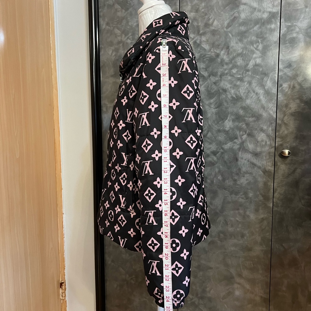 Stylish Black and Pink Women's Jacket - Picture 3 of 7